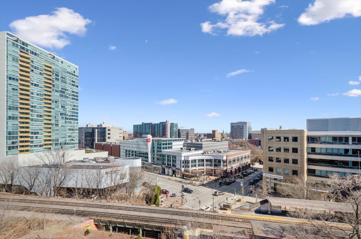 1640 Maple Avenue, Unit 808 Evanston, IL 60201 - Photo 17 of 21