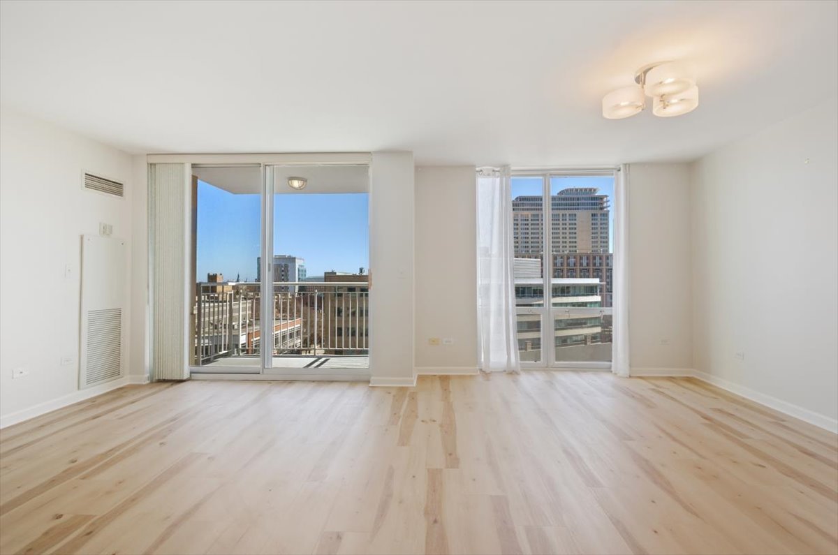 1640 Maple Avenue, Unit 808 Evanston, IL 60201 - Photo 6 of 21