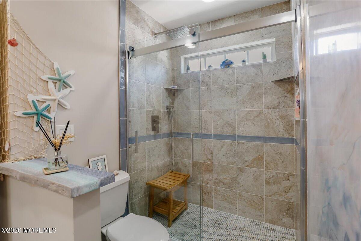 34 Rutledge Road Marlboro, NJ 07746 - Photo 34 of 54 Jack & Jill Bathroom