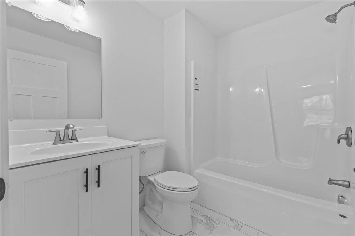 208 Dale Road Burlington, VT 05408 - Photo 31 of 48