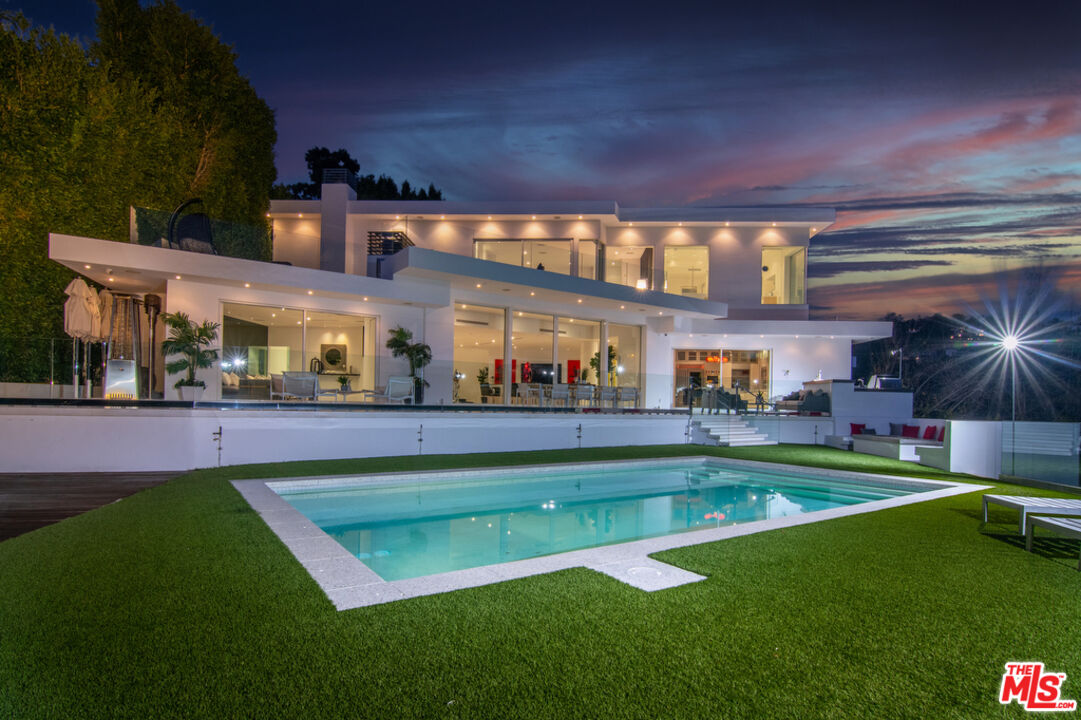 1247 Lago Vista Drive Beverly Hills, CA 90210 - Photo 1 of 75