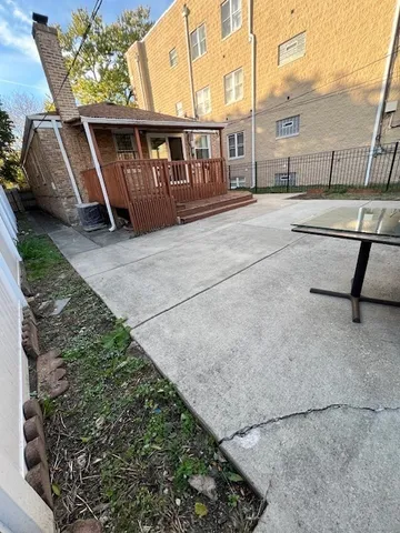 $445,000 | 6539 North Sacramento Avenue, Chicago, IL 60645