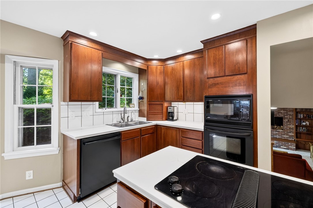 14 Countryside Road Fairport, NY 14450 - Photo 5 of 44 Gallery Image 5