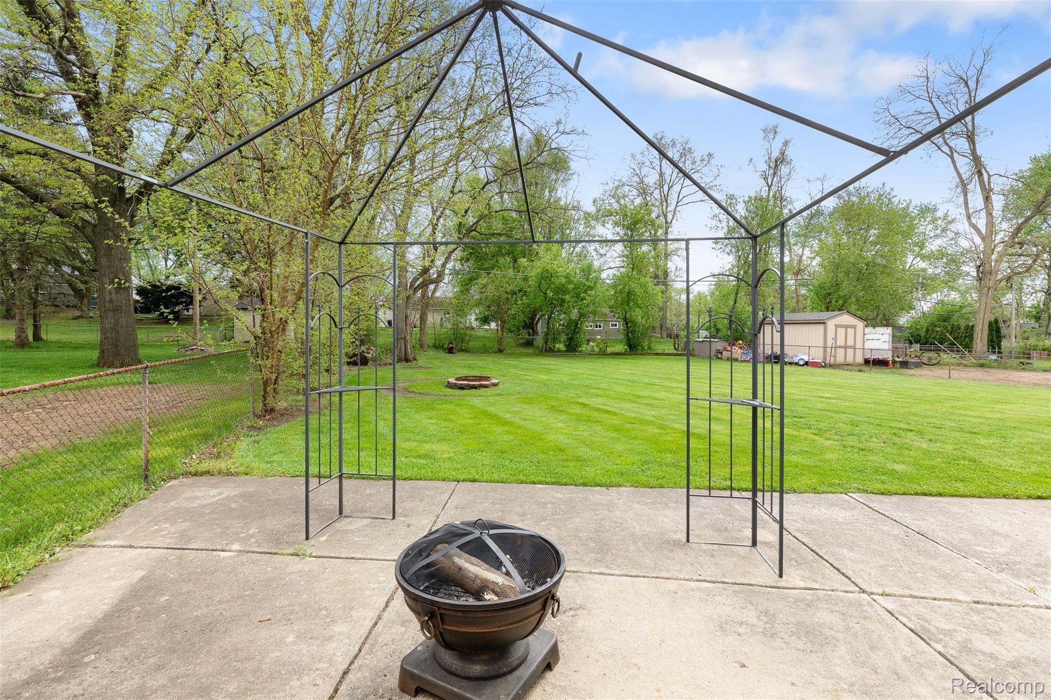 5451 Farm Road Waterford, MI 48327 - Photo 25 of 29 2022.05