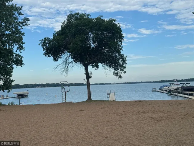 $2,800 | 39 Grove Street, Mahtomedi, MN 55115