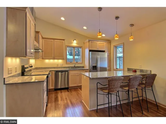 $2,800 | 39 Grove Street, Mahtomedi, MN 55115