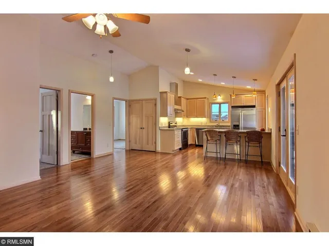 $2,800 | 39 Grove Street, Mahtomedi, MN 55115