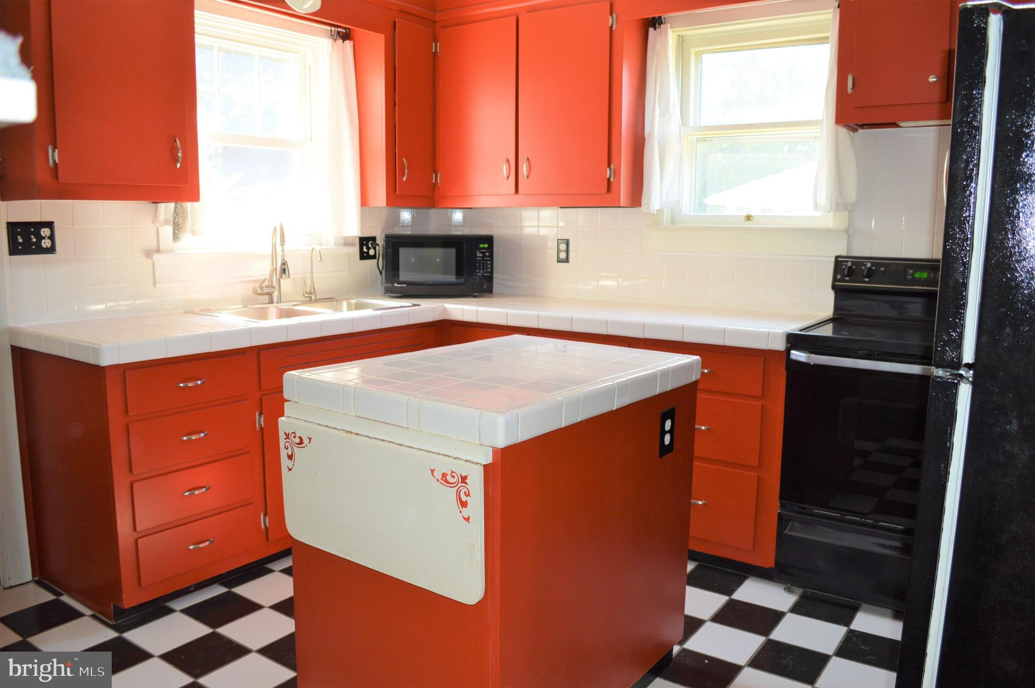 219 Pine Road Mount Holly Springs, PA 17065 - Photo 3 of 12 Gallery Image 3