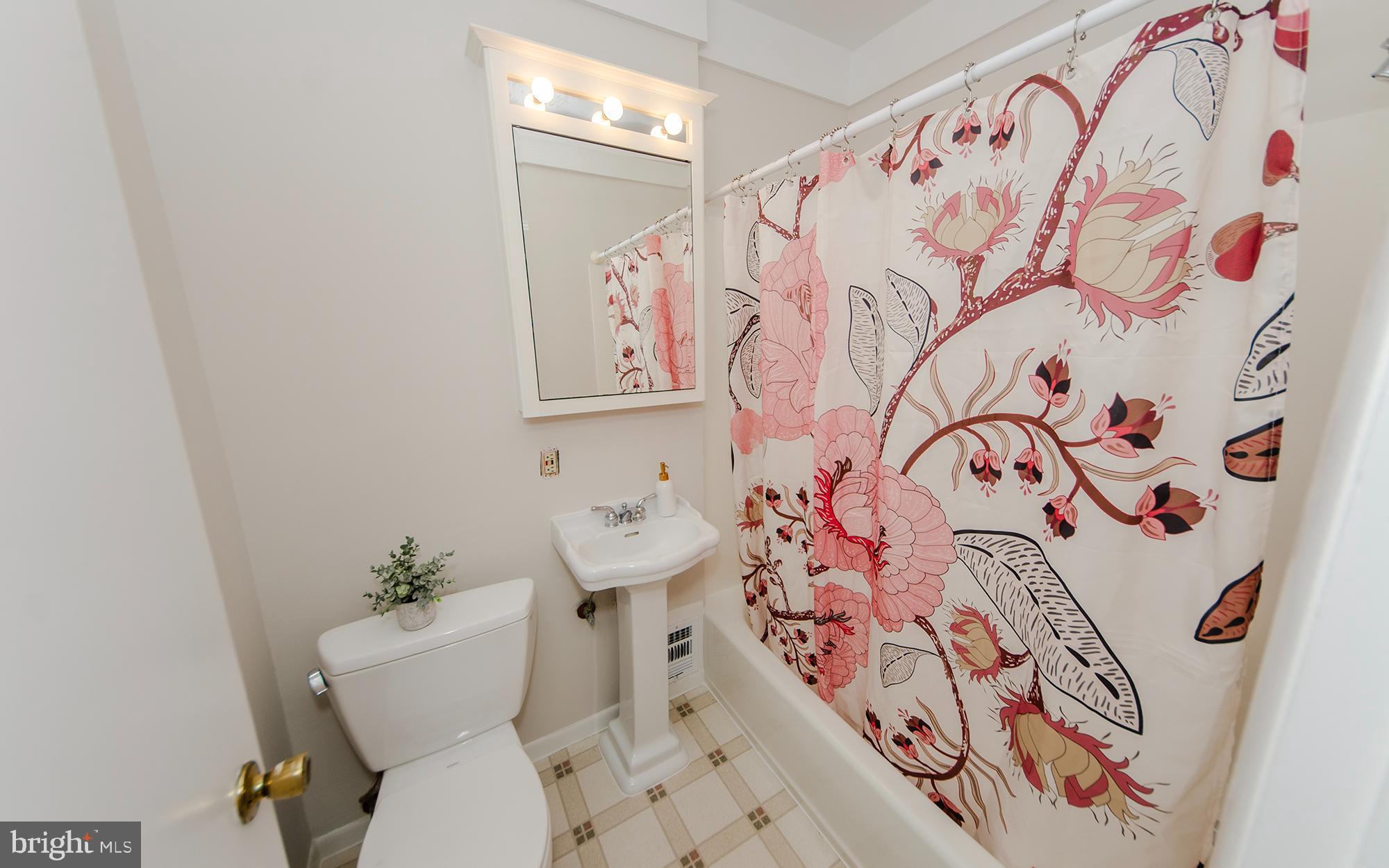 6148 12th Road North Arlington, VA 22205 - Photo 12 of 59