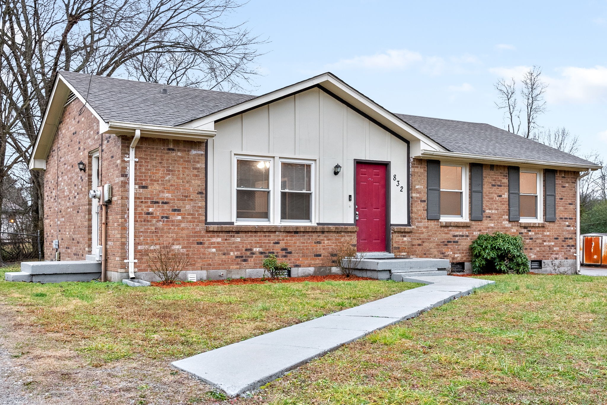 a front view of house with yard