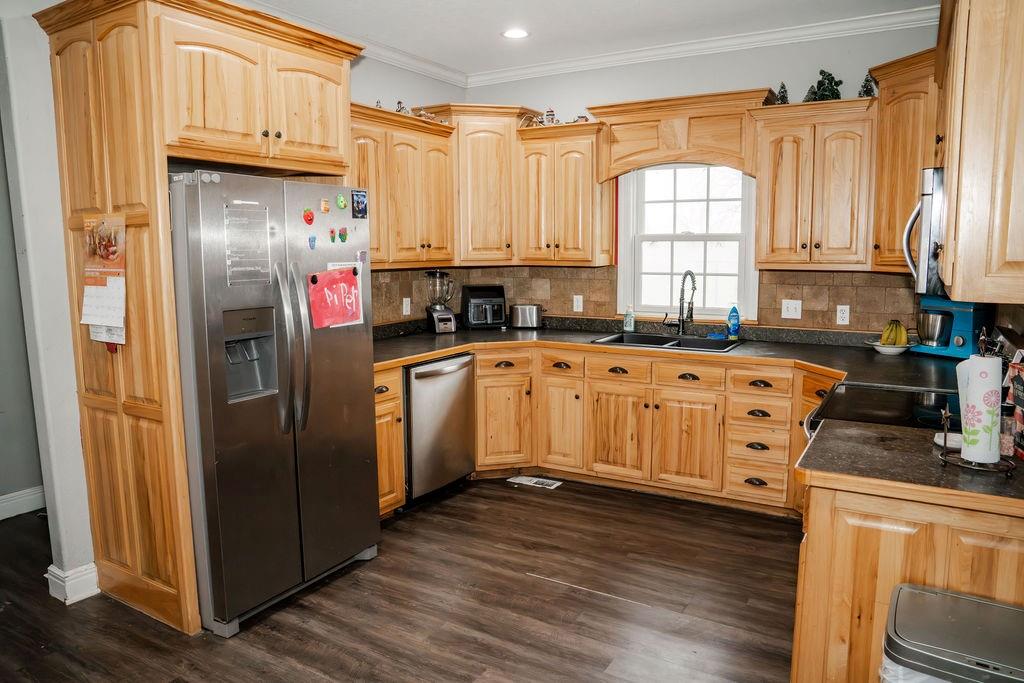 17850 10th Road Parsons, KS 67357 - Photo 13 of 37