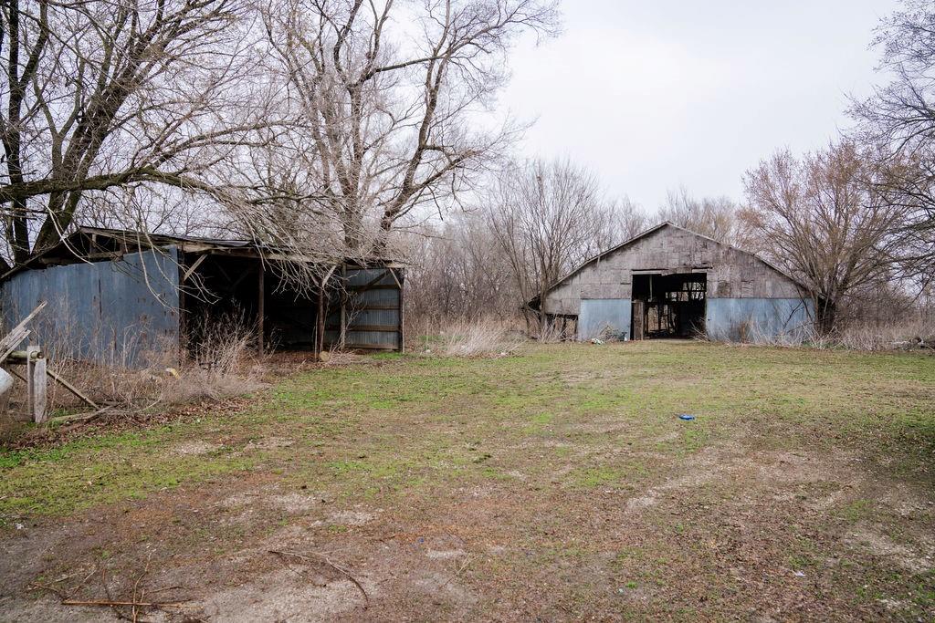 17850 10th Road Parsons, KS 67357 - Photo 8 of 37