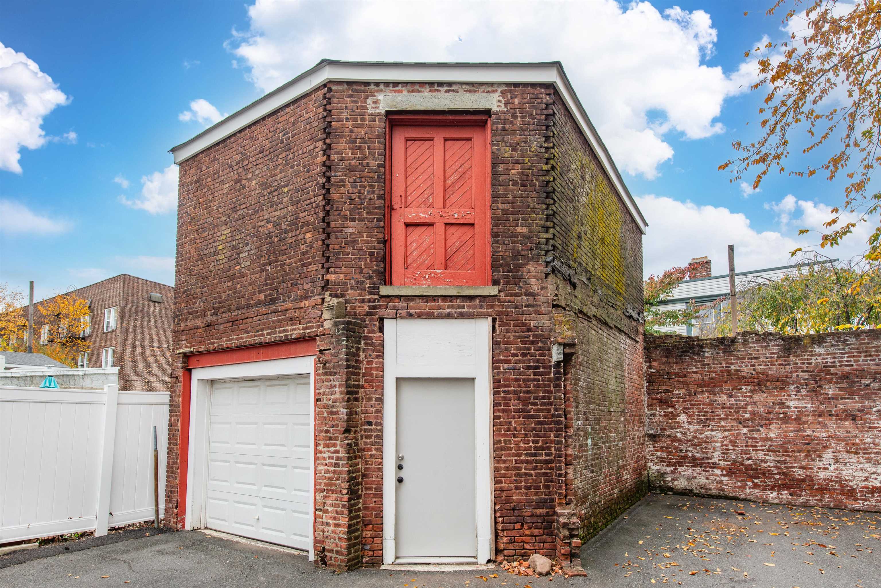 263 South 10th Street, Unit 2 Newark, NJ 07103 - Photo 20 of 22 a front view of a house