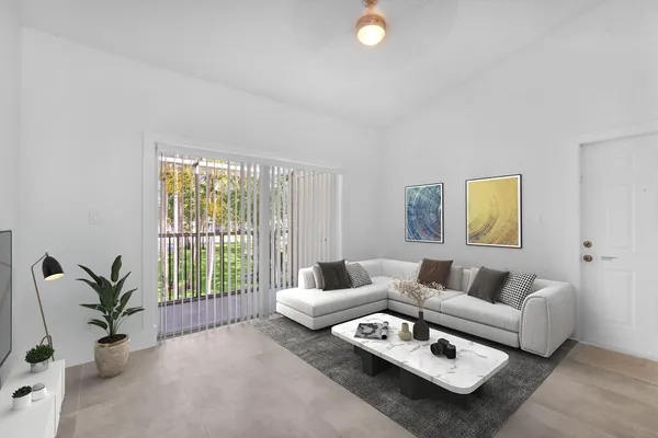 $200,000 | 671 Cypress Lake Boulevard, Unit L21, Deerfield Beach, FL 33064