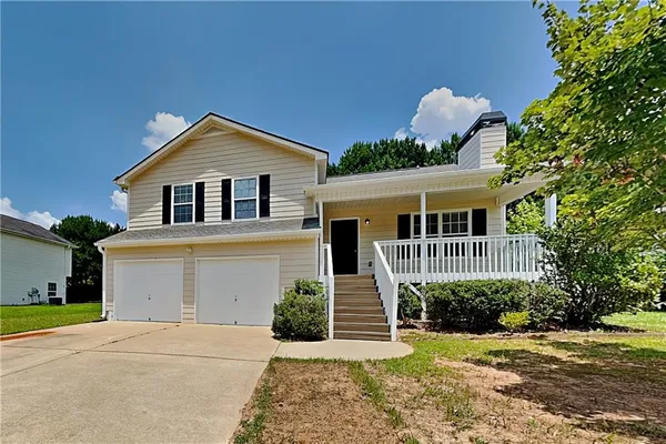$1,725 | 110 Rockefeller Lane, Dallas, GA 30157