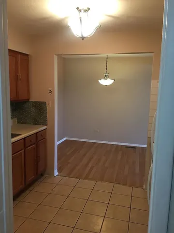 $289,900 | 5715 Dutch Mill Court, Unit C, Hanover Park, IL 60133