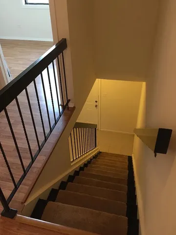 $289,900 | 5715 Dutch Mill Court, Unit C, Hanover Park, IL 60133