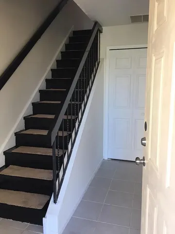 $289,900 | 5715 Dutch Mill Court, Unit C, Hanover Park, IL 60133