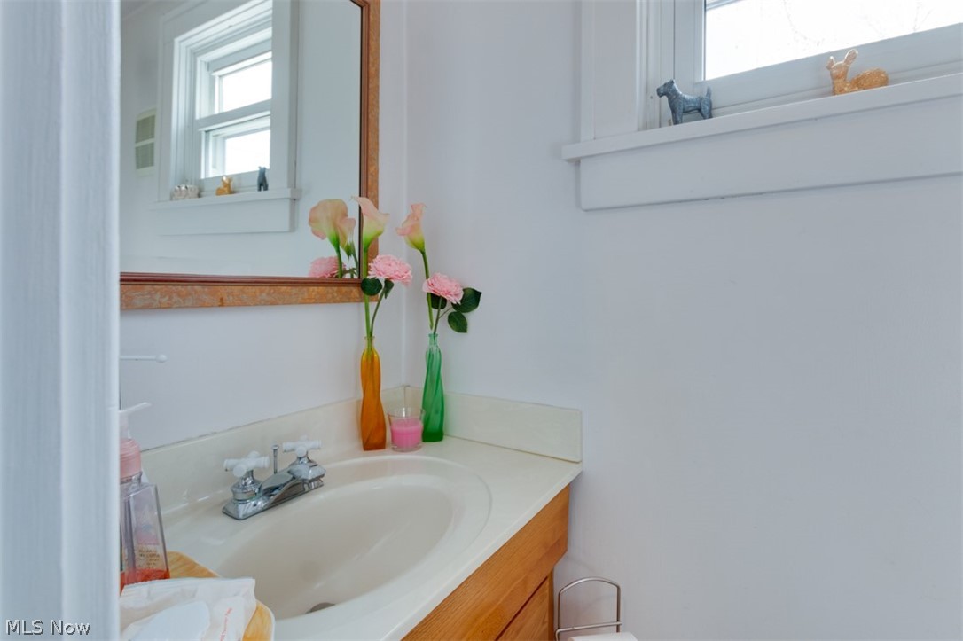 3990 Navahoe Road Cleveland Heights, OH 44121 - Photo 12 of 32