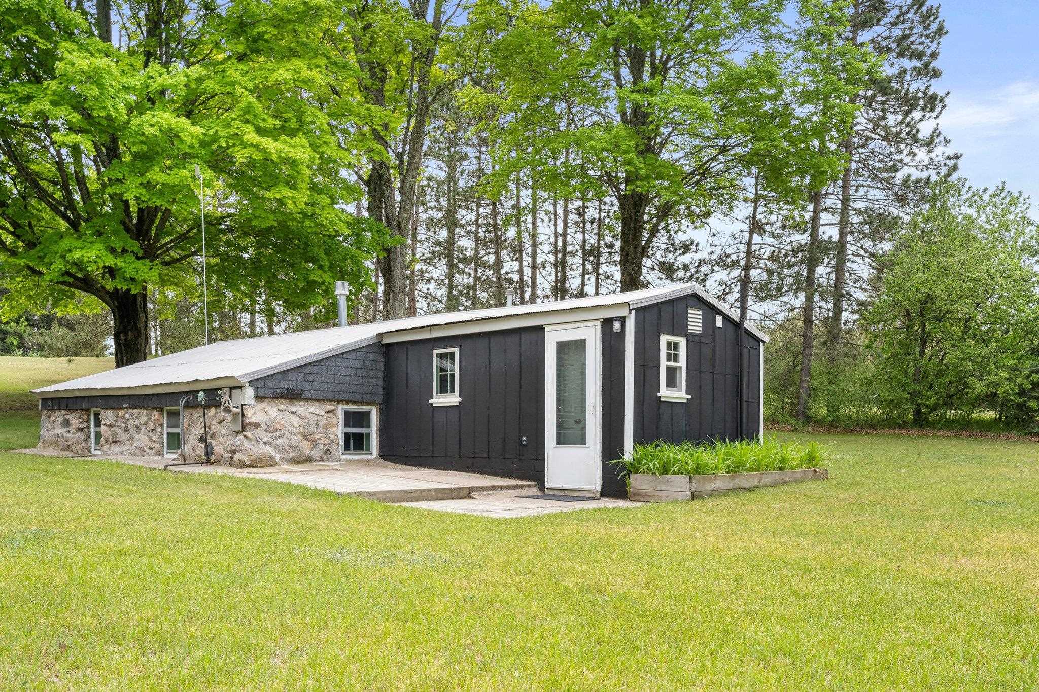 6209 Hodge Road Kingsley, MI 49649 - Photo 7 of 35 1900532-6.JPG