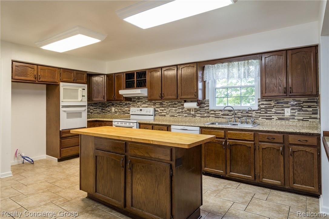 11181 Jennings Road Grand Blanc, MI 48439 - Photo 3 of 34 Jennings (43 of 67).jpg