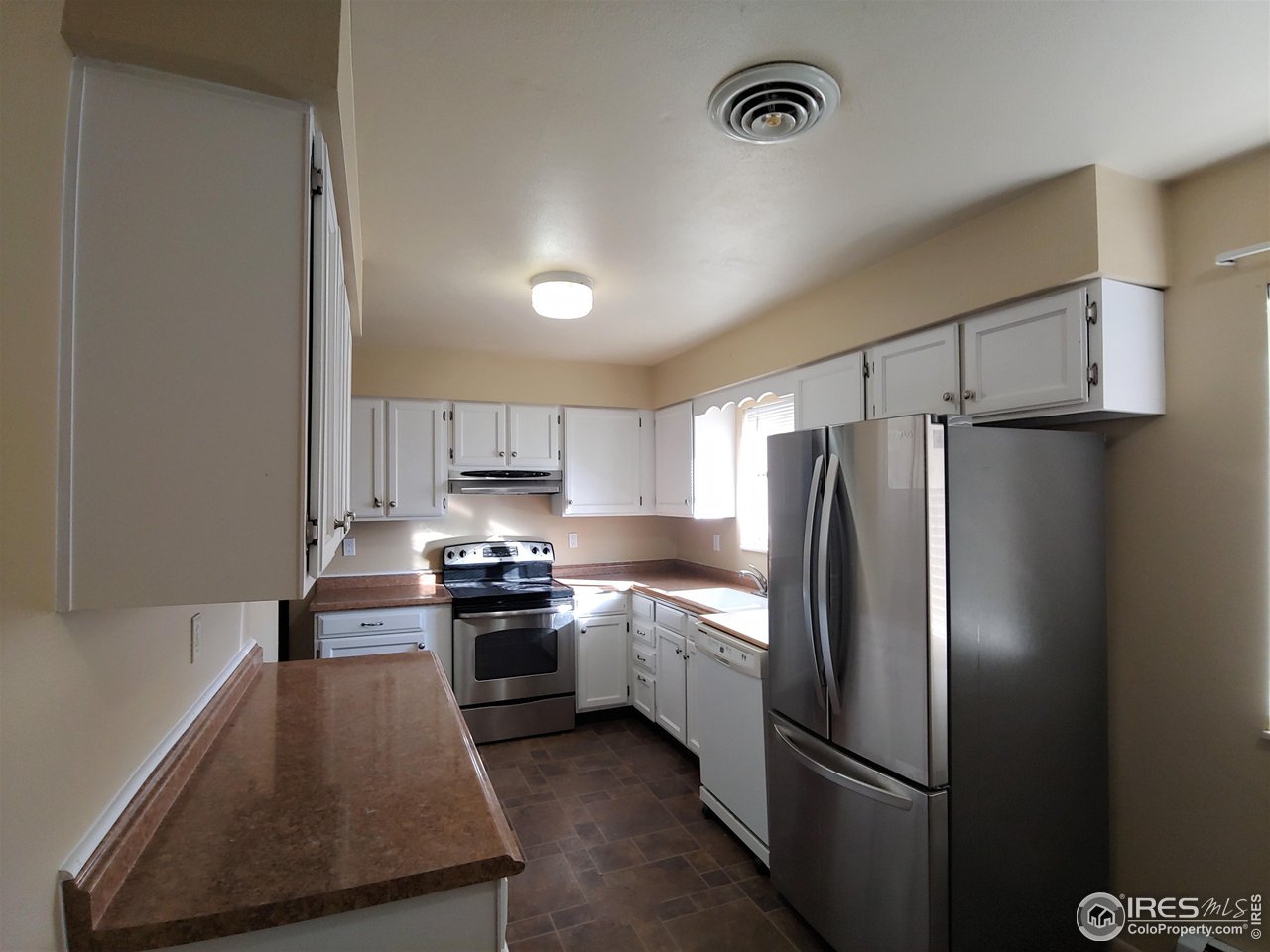 1402 Fillmore Street Sterling, CO 80751 - Photo 12 of 27