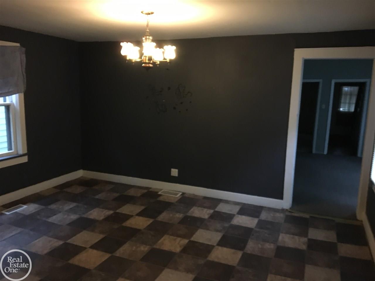 819 Minnie Street Port Huron, MI 48060 - Photo 5 of 21