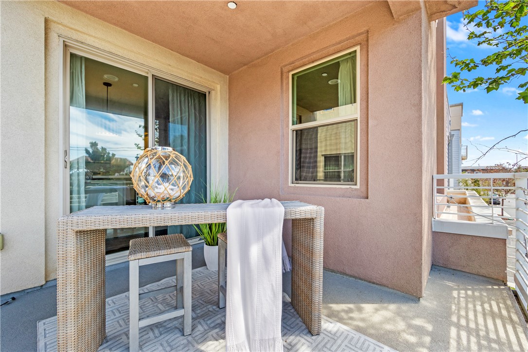764 Colorado Circle Carson, CA 90745 - Photo 19 of 56 Living room Balcony