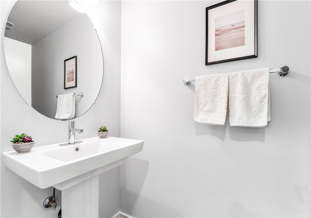 764 Colorado Circle Carson, CA 90745 - Photo 20 of 56 Powder room