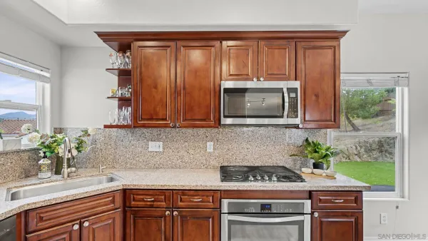 $999,900 | 2042 Cherokee Lane, Escondido, CA 92026