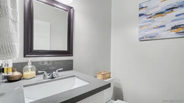 $1,095,000 | 2042 Cherokee Lane, Escondido, CA 92026