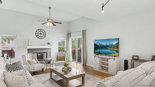 $1,095,000 | 2042 Cherokee Lane, Escondido, CA 92026