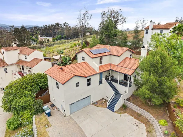 $999,900 | 2042 Cherokee Lane, Escondido, CA 92026
