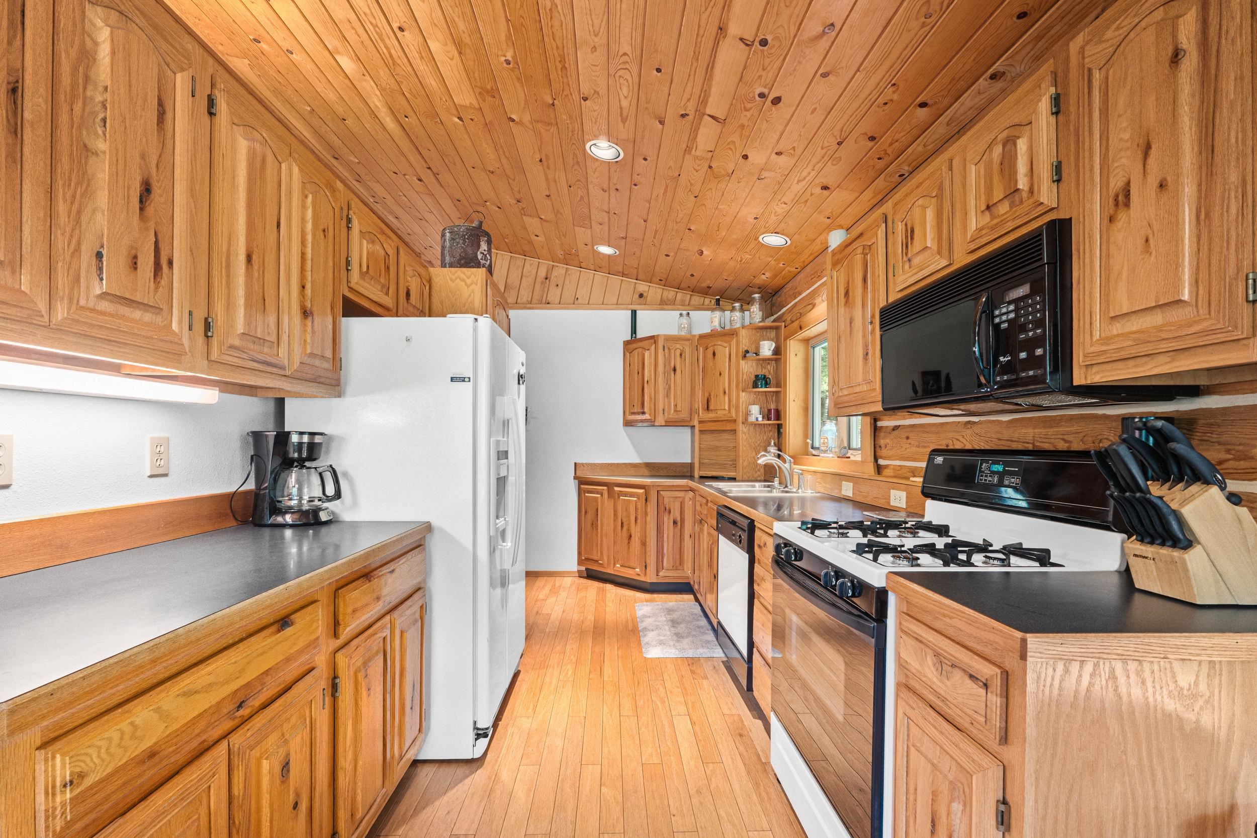 2432 Gilson Road Addy, WA 99101 - Photo 16 of 50