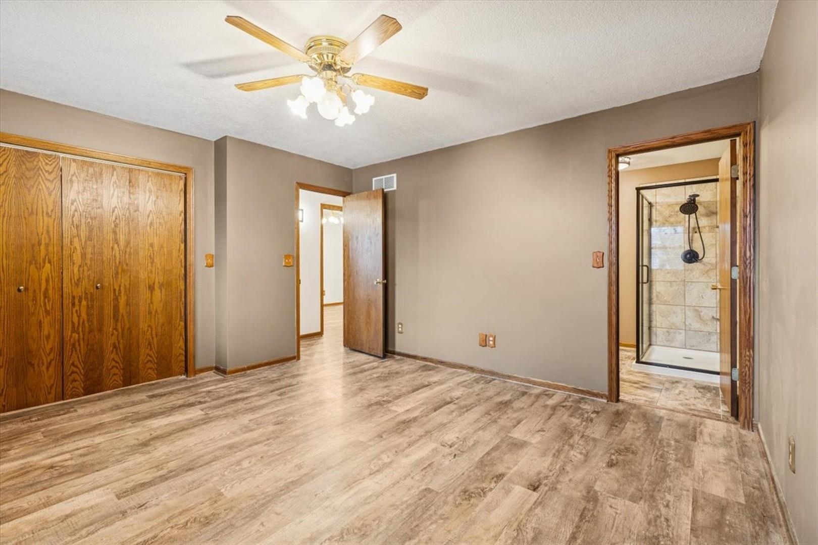 1045 Sweet Briar Lane Clinton, IA 52732 - Photo 20 of 33 a view of an empty room and window