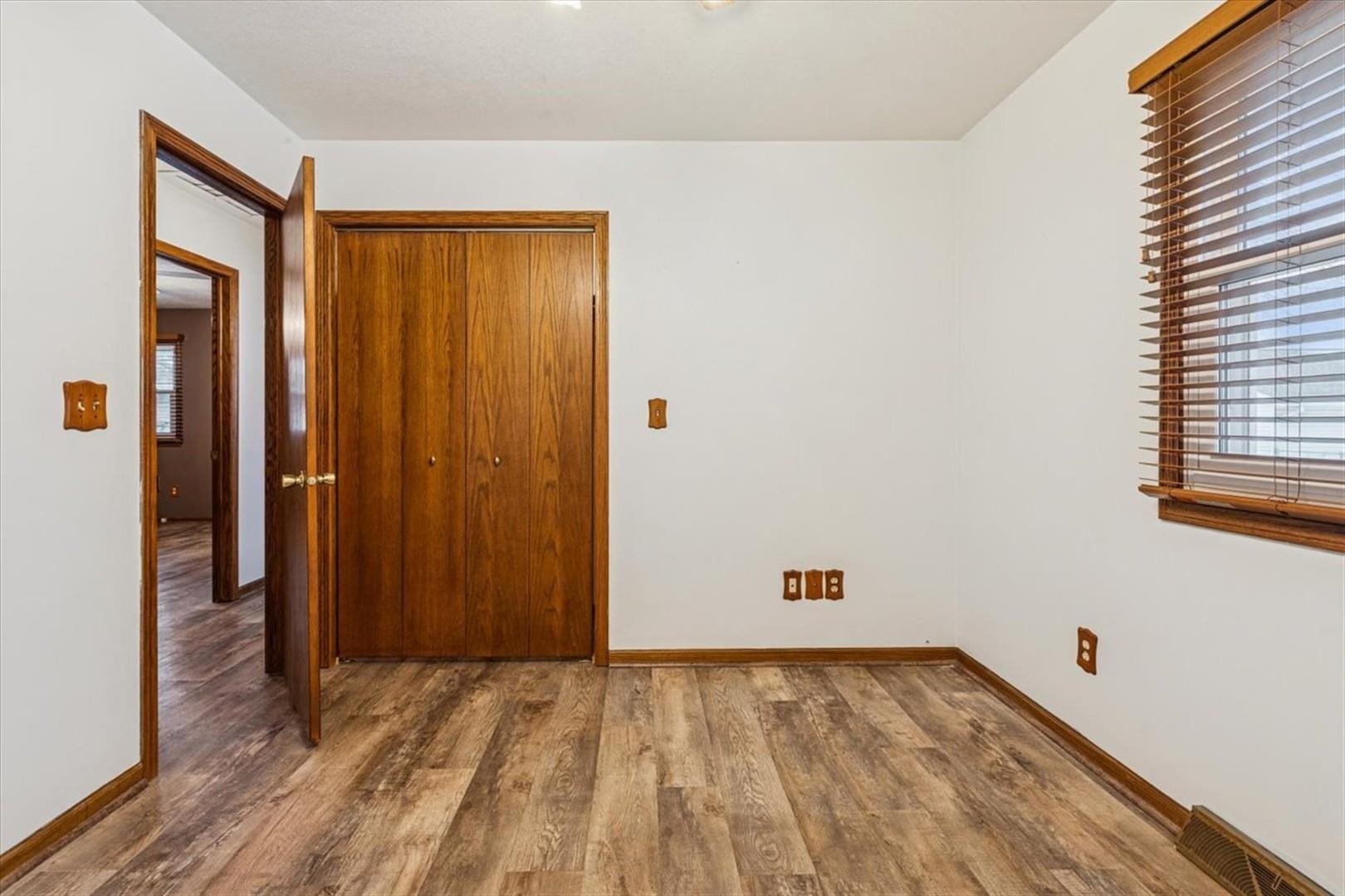 1045 Sweet Briar Lane Clinton, IA 52732 - Photo 25 of 33