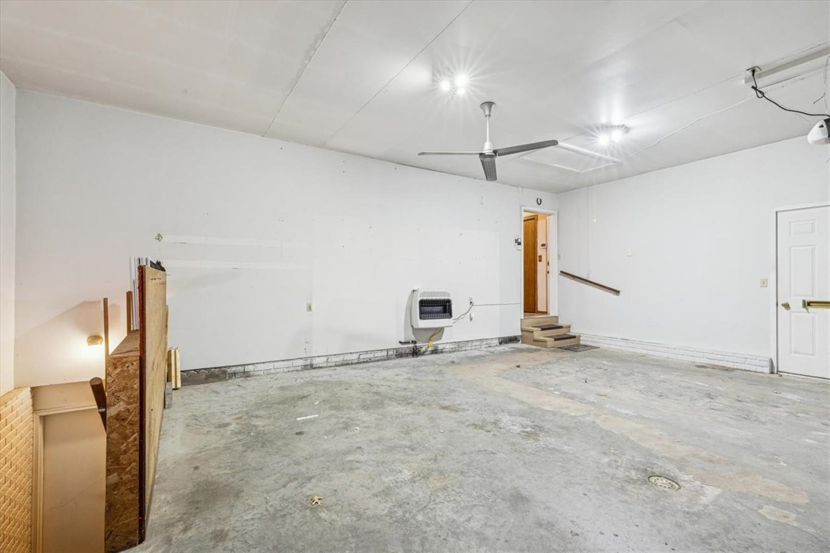 1045 Sweet Briar Lane Clinton, IA 52732 - Photo 28 of 33 a view of a room with gym equipment