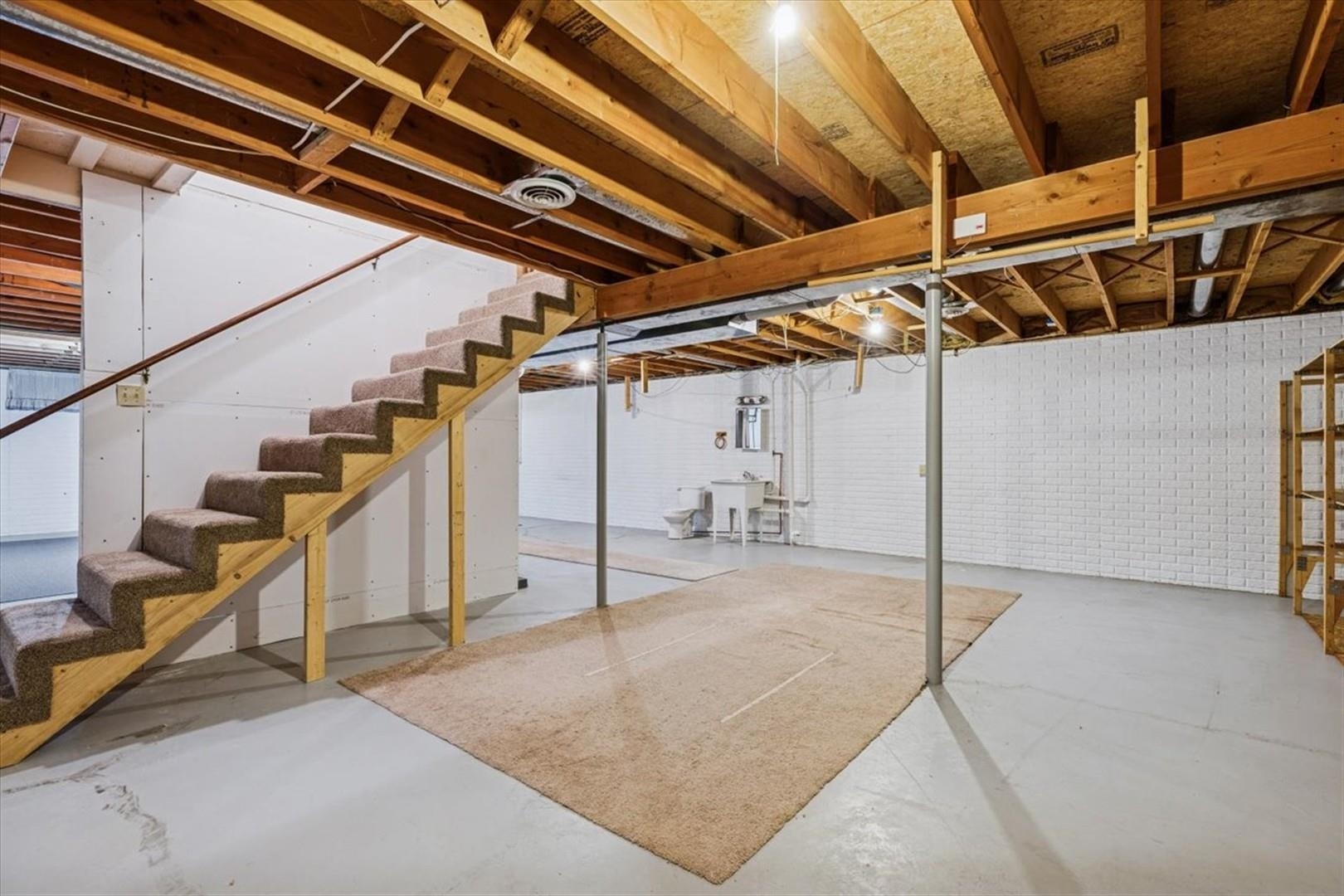 1045 Sweet Briar Lane Clinton, IA 52732 - Photo 29 of 33 a view of an empty room