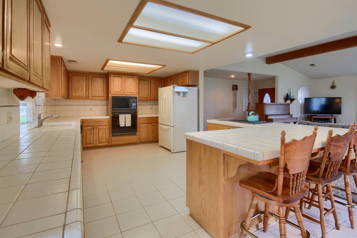 39875 Pine Ridge Way Oakhurst, CA 93644 - Photo 11 of 40 Gallery Image 11