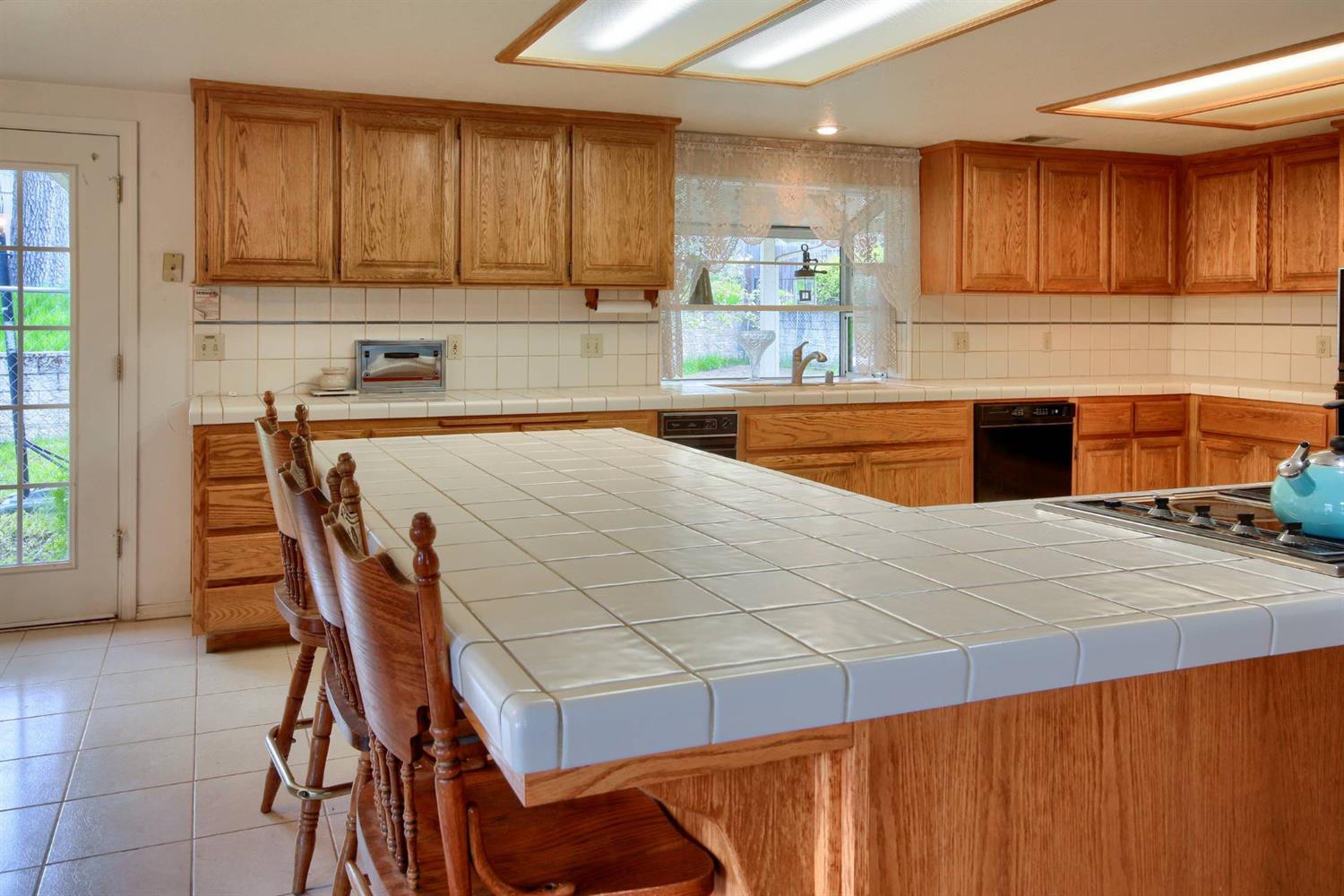 39875 Pine Ridge Way Oakhurst, CA 93644 - Photo 16 of 40 Gallery Image 16