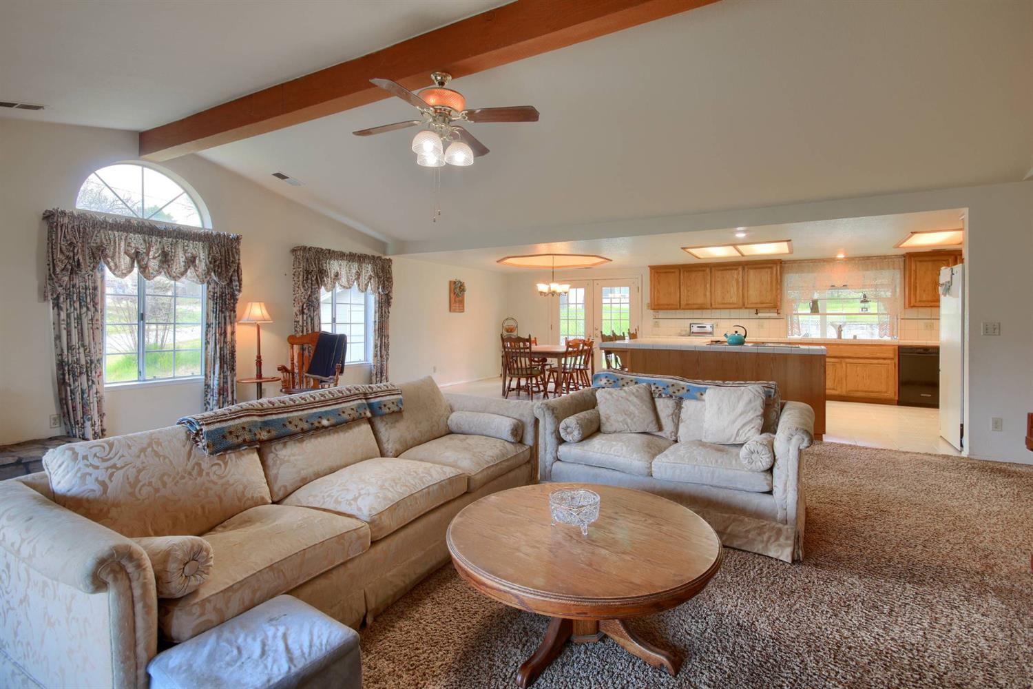 39875 Pine Ridge Way Oakhurst, CA 93644 - Photo 7 of 40 Gallery Image 7