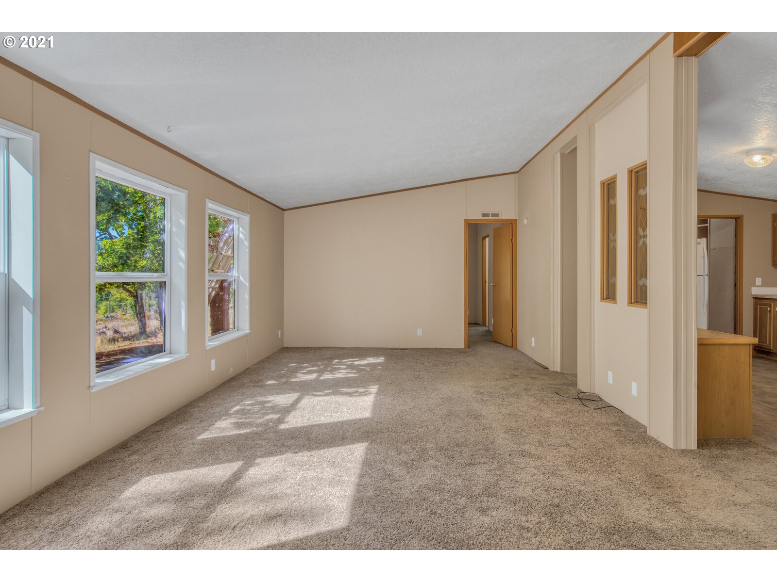 17241 Oakdale Road Dallas, OR 97338 - Photo 13 of 32 a view interior of the house