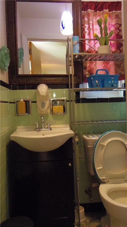 1203 Varner Road Pittsburgh, PA 15227 - Photo 21 of 24 Partial bath off the living room.