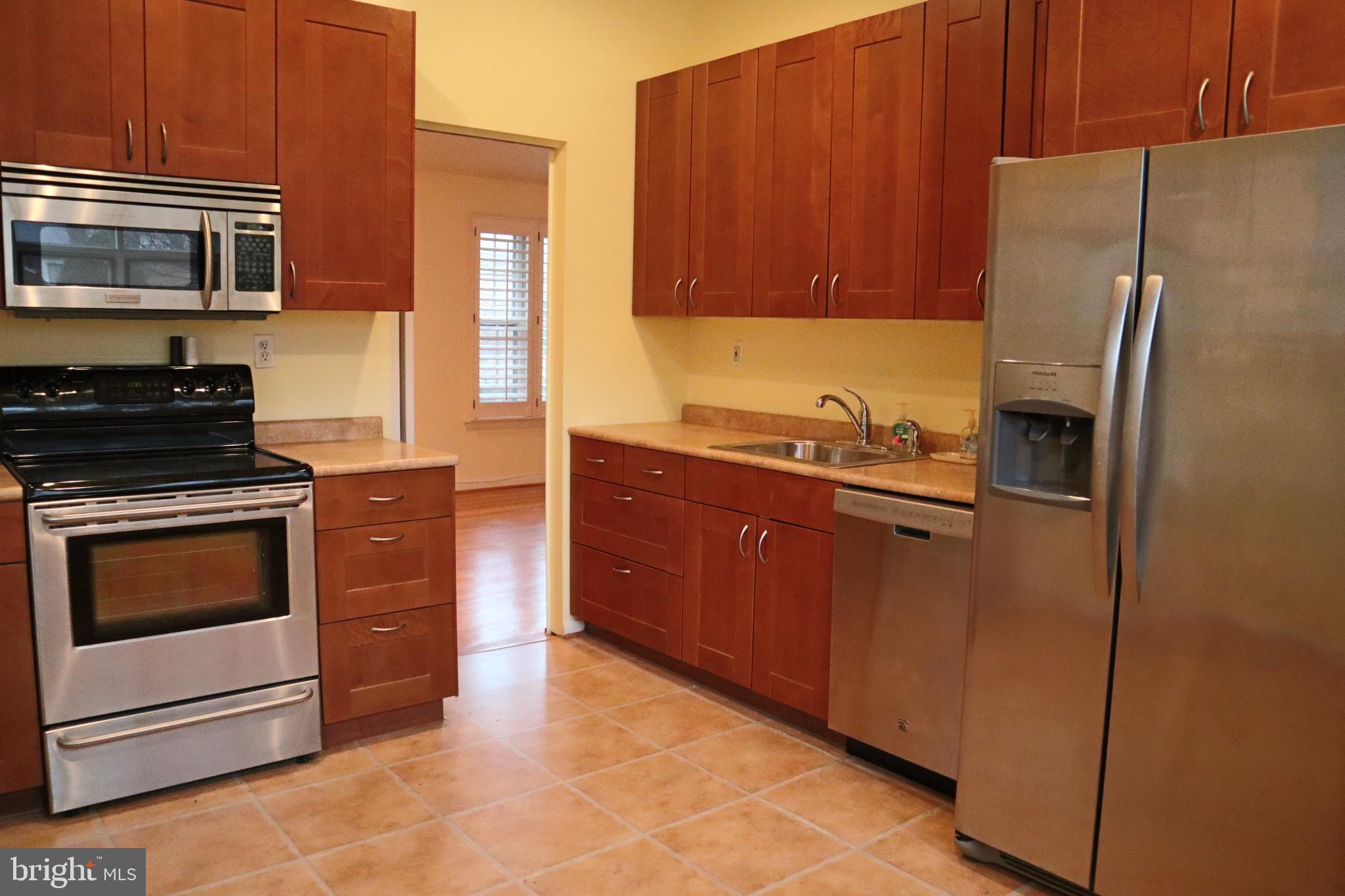 1003 Robroy Drive Silver Spring, MD 20903 - Photo 4 of 18 Kitchen