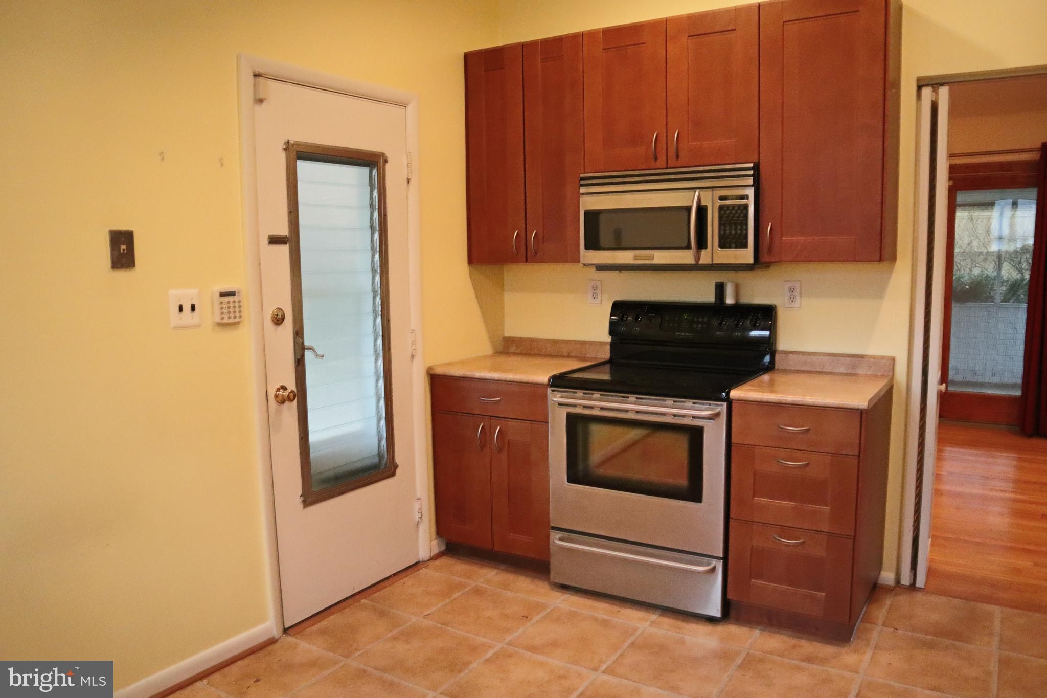 1003 Robroy Drive Silver Spring, MD 20903 - Photo 5 of 18 Kitchen
