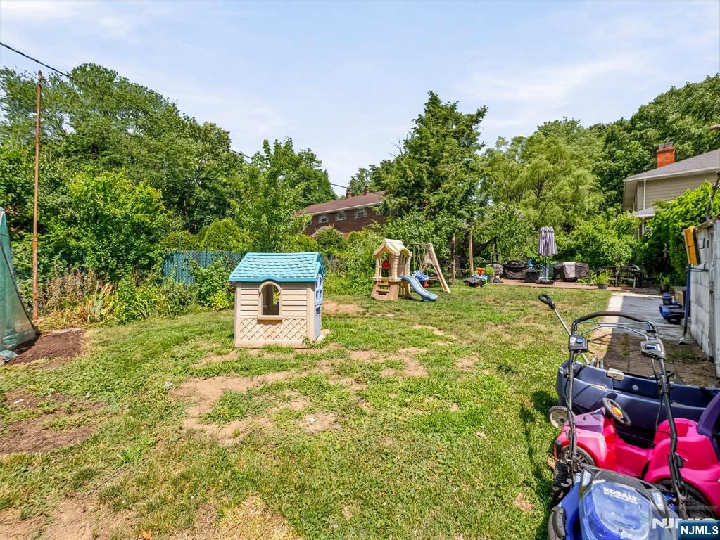 33 Prospect Street Paramus, NJ 07652 - Photo 30 of 32
