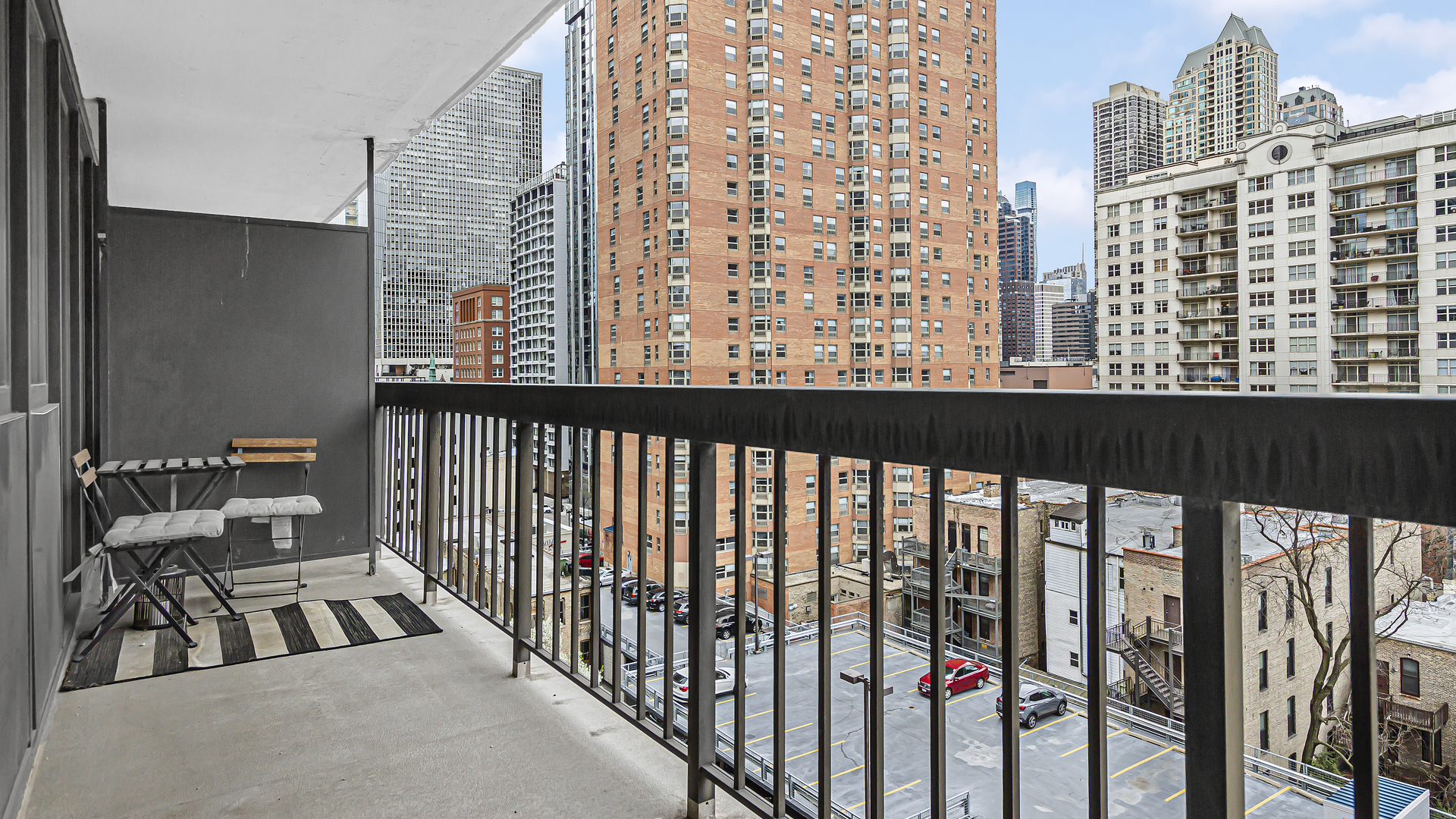 33 West Delaware Place, Unit 10G Chicago, IL 60610 - Photo 11 of 20 a view of city from balcony