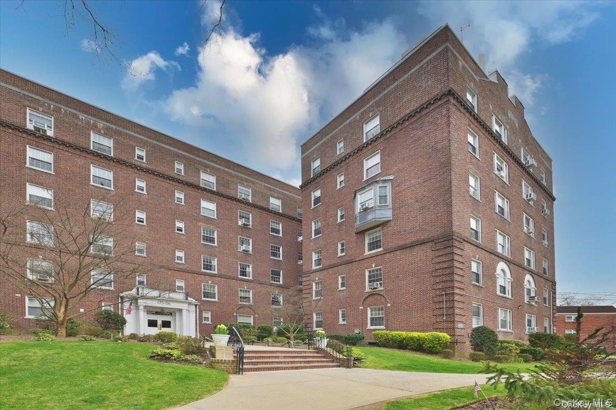 175-06 Devonshire Road, Unit 4M Queens, NY 11432 - Photo 16 of 18 a view of a building