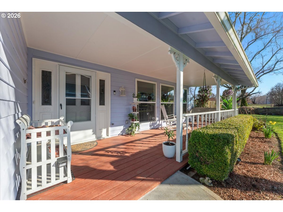 15905 Northeast 33rd Avenue Ridgefield, WA 98642 - Photo 4 of 48