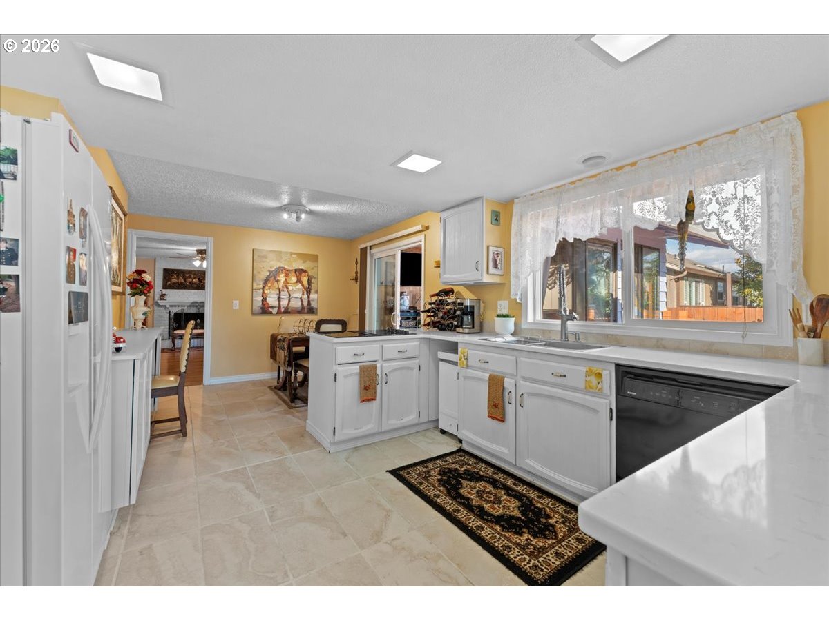 15905 Northeast 33rd Avenue Ridgefield, WA 98642 - Photo 9 of 48